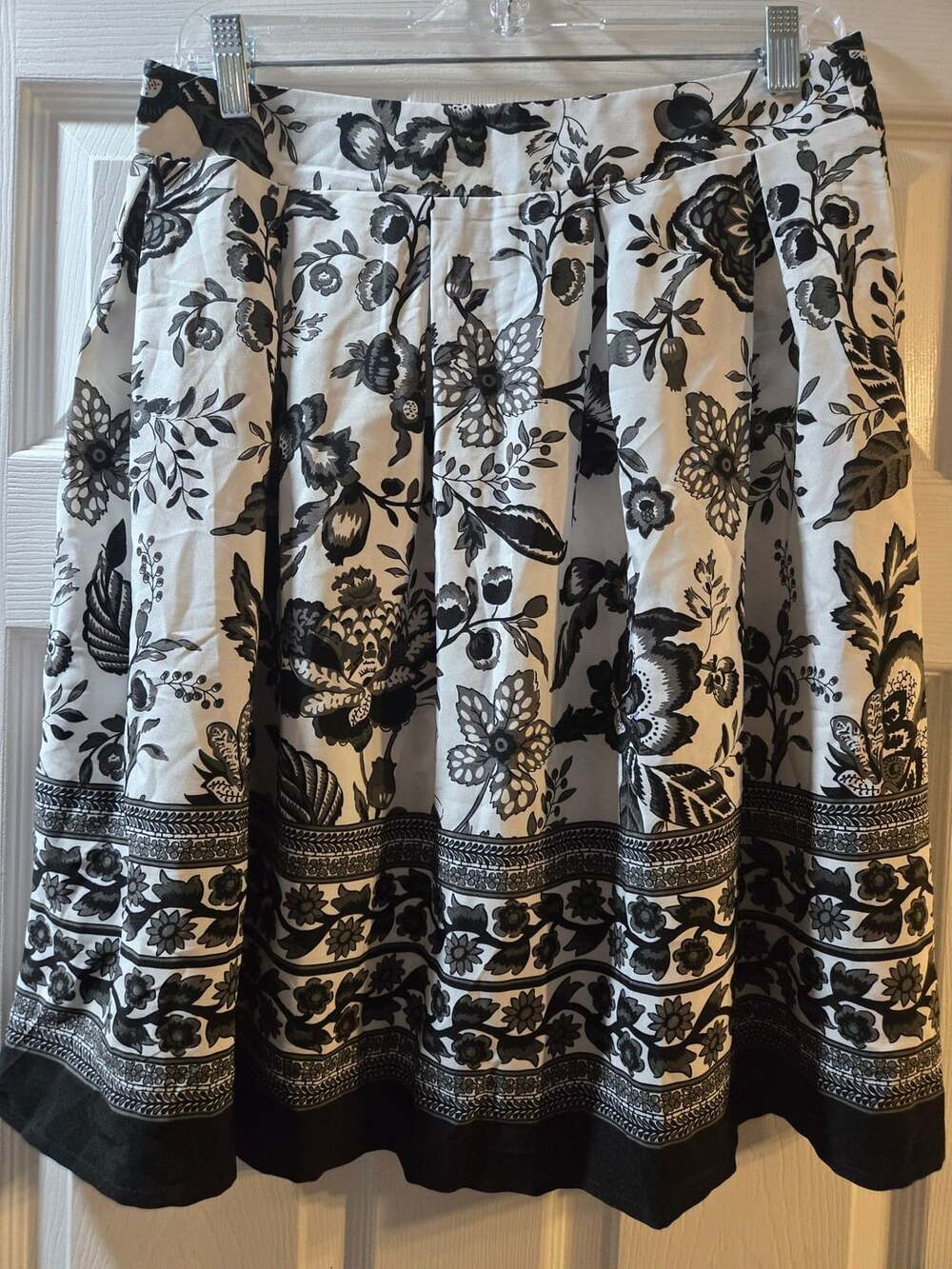 Shein Black White Floral Pleated Cotton Midi Skirt Size L.